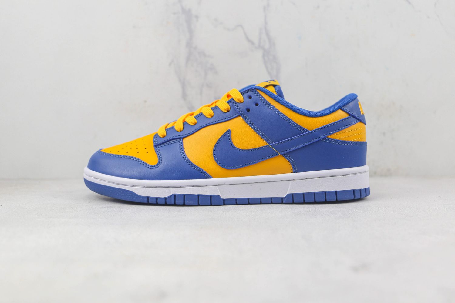 NIKE DUNK LOW “UCLA”