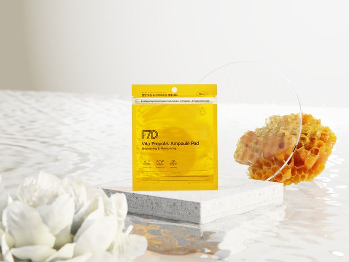 F7D Vita Propolis Ampoule Pad 