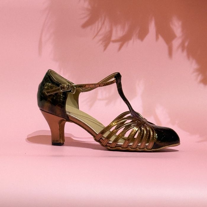 Бүжгийн гутал