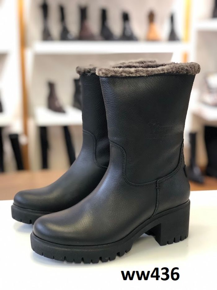 Panama Jack    /ww136/