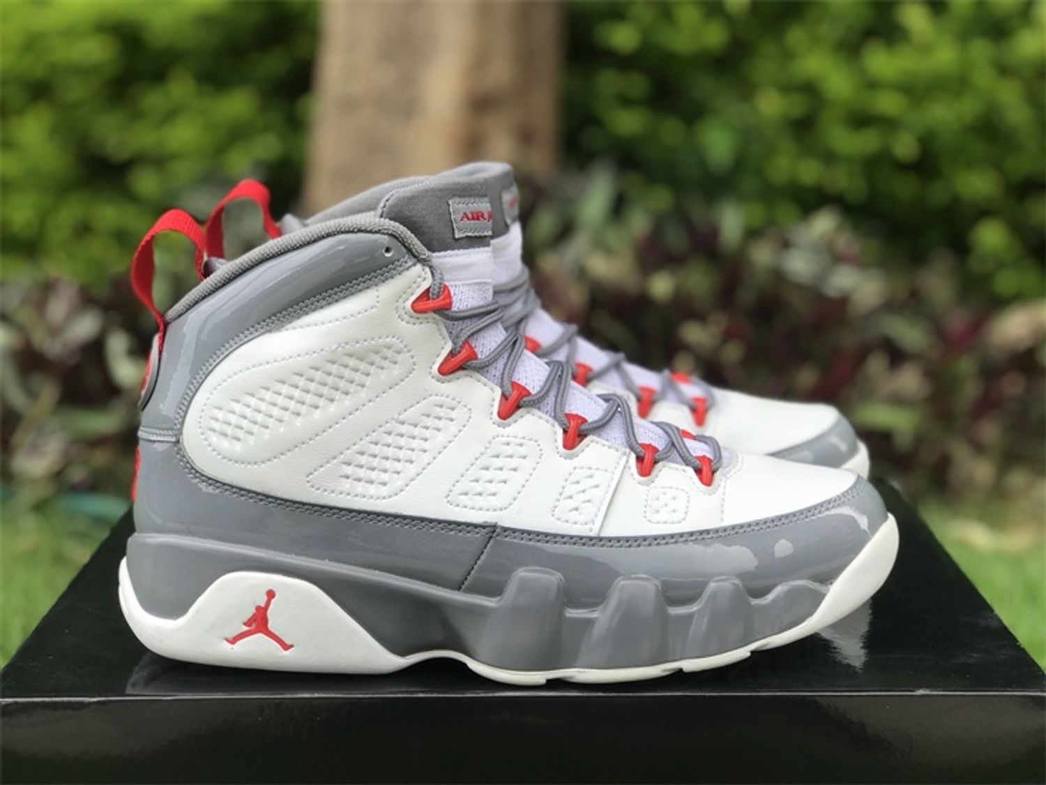 Air Jordan 9 “Fire Red” 
