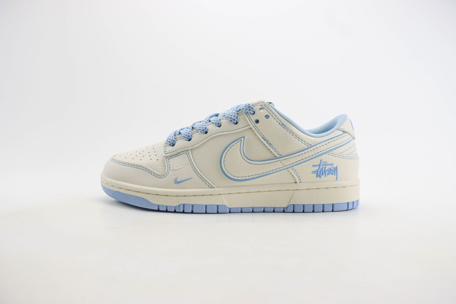  Nike SB Dunk Low x Stussy 115