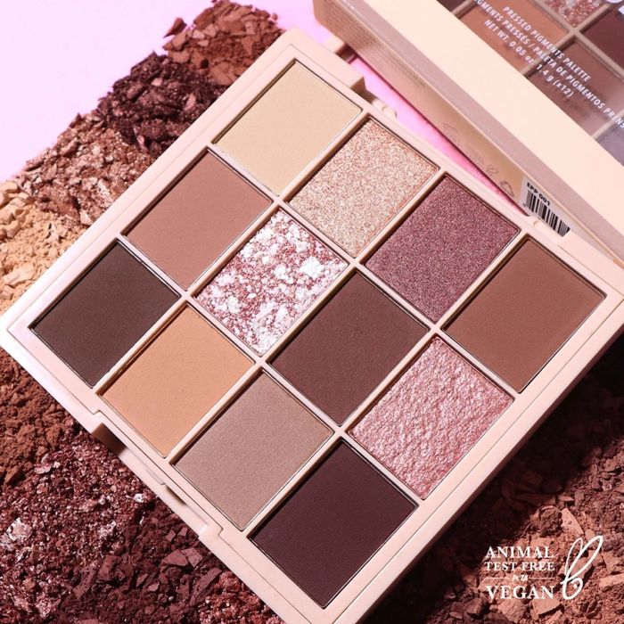 Moira essential nudes pressed pigment palette 