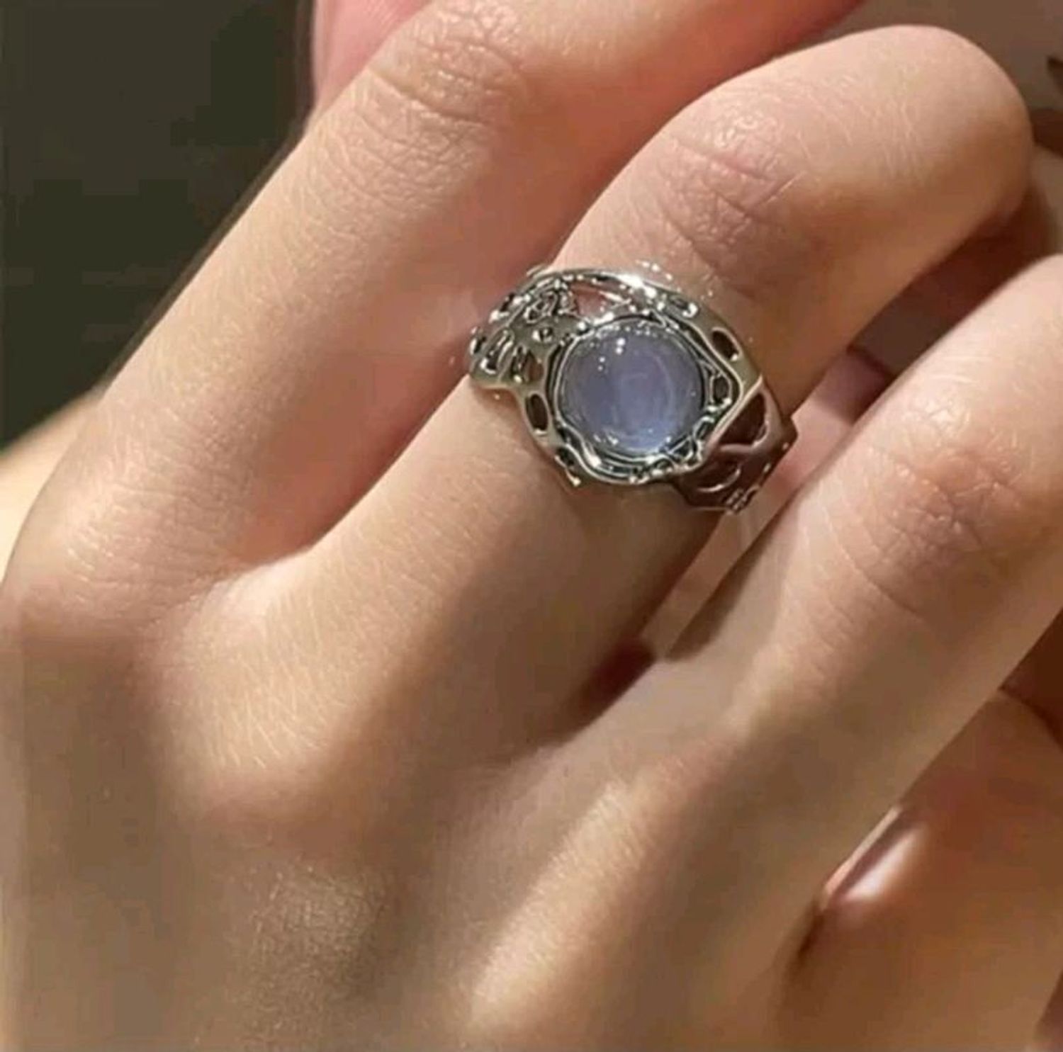 Сувдтай бөгж