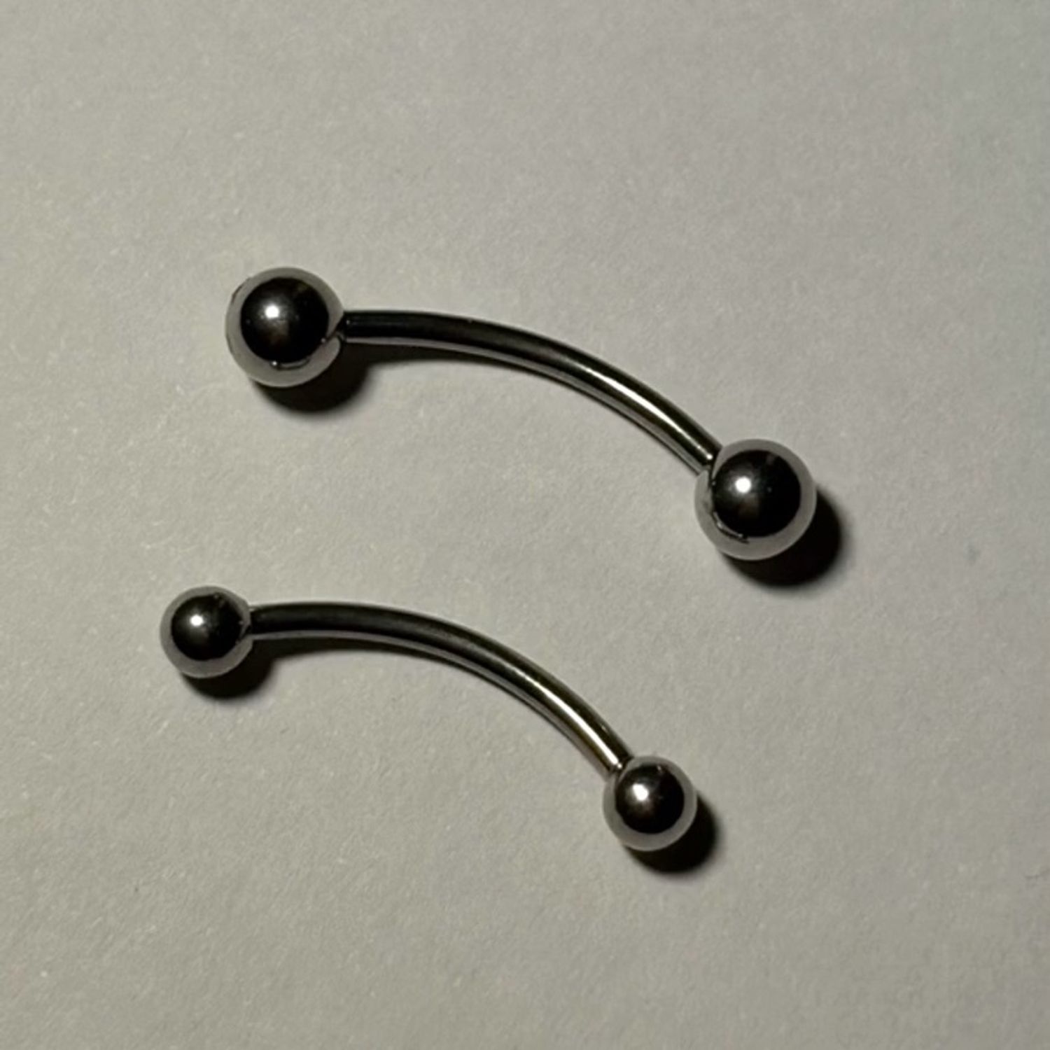 Хөмсөгний ээмэг