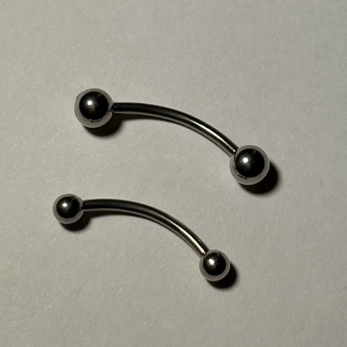 Хөмсөгний ээмэг