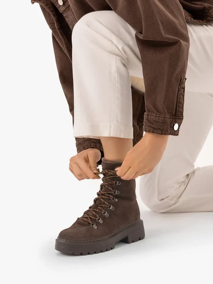 WINTER BOOTS