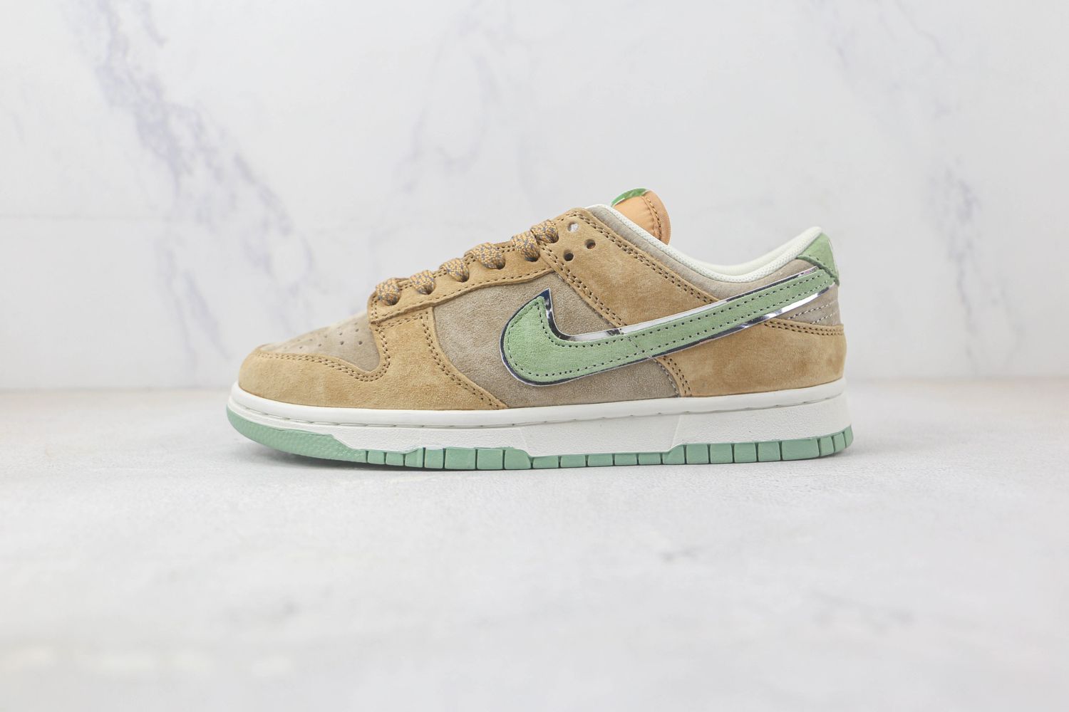 Otomo Katsuhiro x NK SB Dunk Low "Steamboy OST" 04