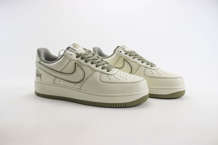 Nike Air Force 1 Low x Stussy 132