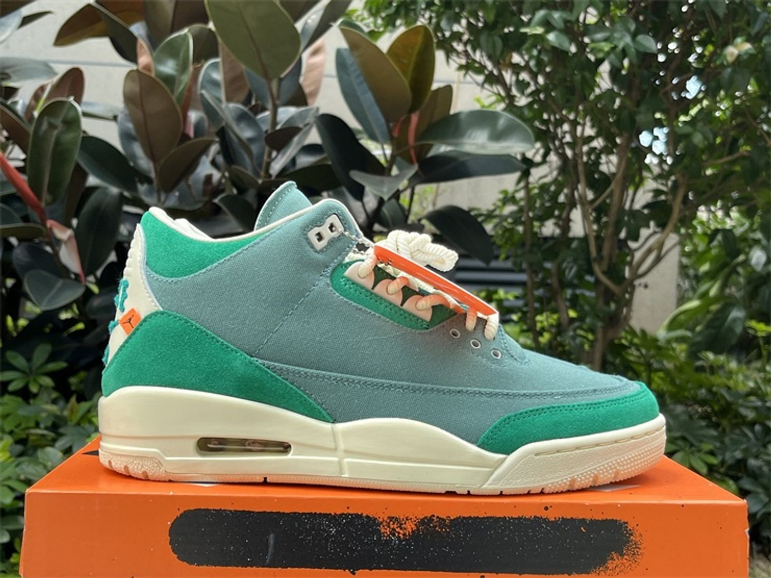 Jordan 3 Retro SP Nina Chanel Abney Bicoastal 