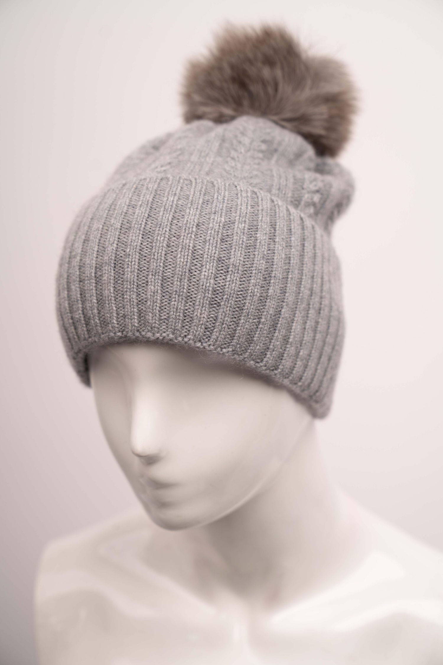 cashmere hat ponpon