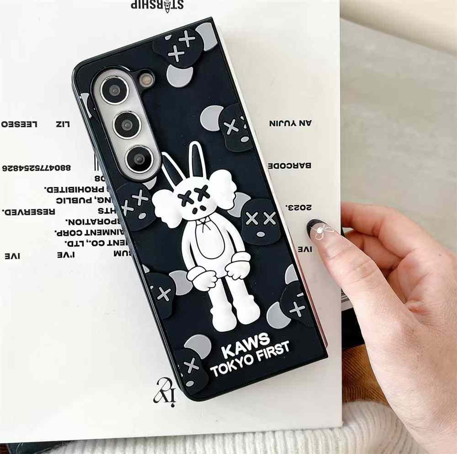 SAMSUNG Z FOLD KAWS black