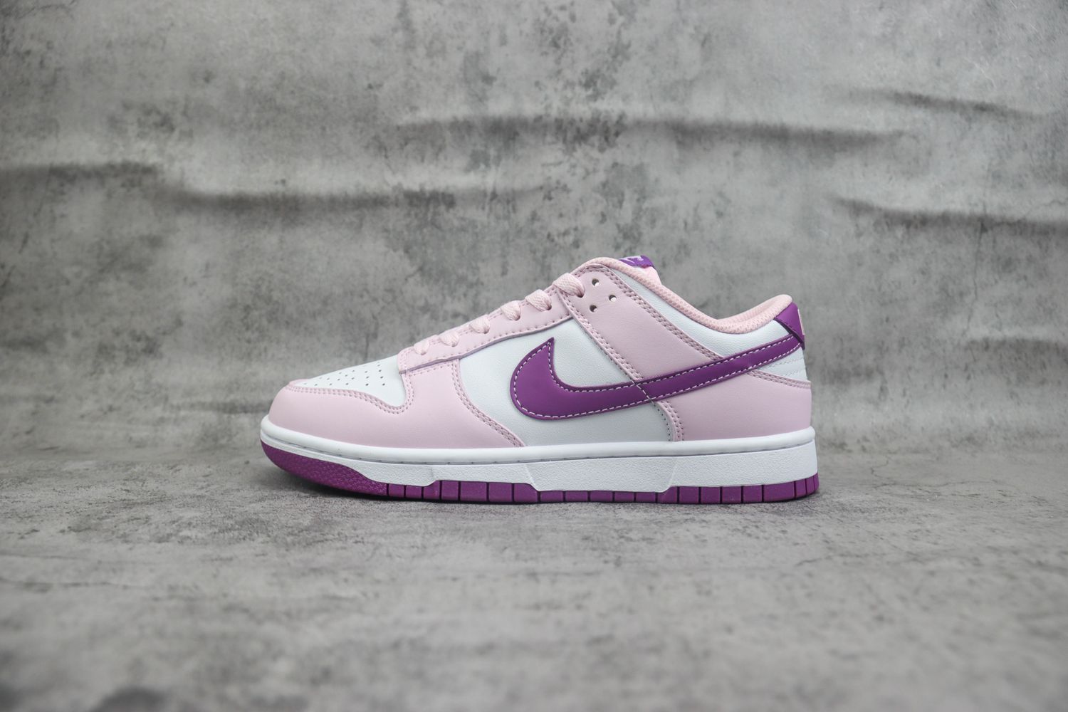 Nike Dunk Low Light Plum