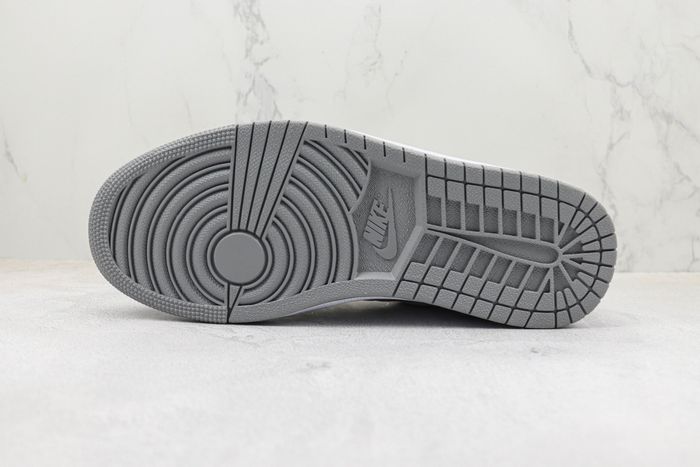 Jordan 1 Low SE Light Steel Grey 