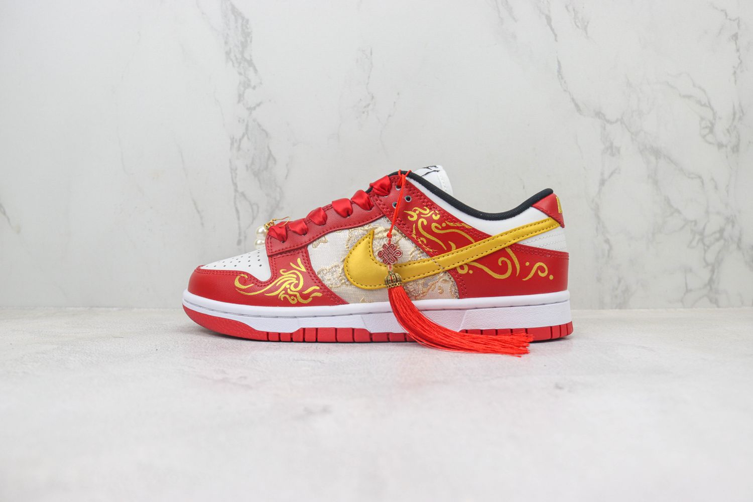Nk SB Dunk Low x HAPPY NEW YEAR