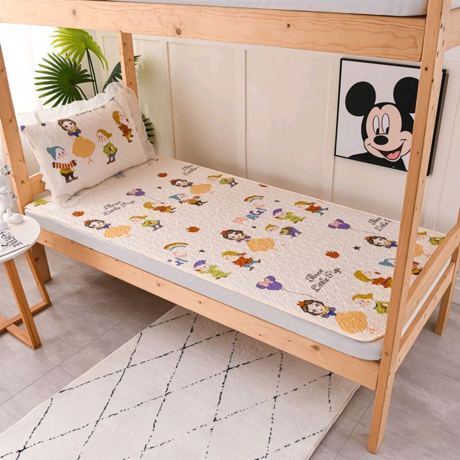 Хүүхдийн орны бүтээлэг