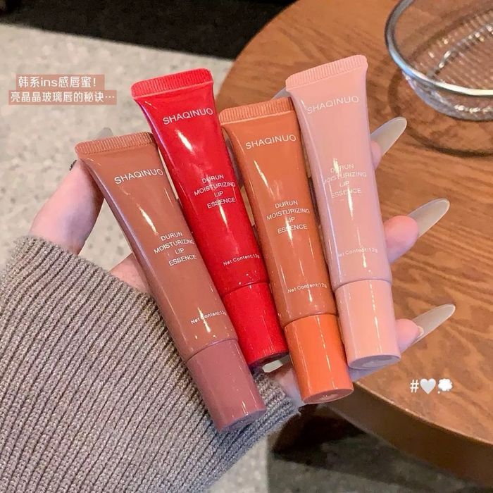 Уруул өнгөлөгч 