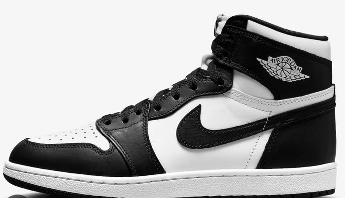 Air Jordan1 Retro Black and Whit