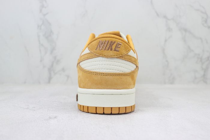 Nike SB Dunk Low x LV 100