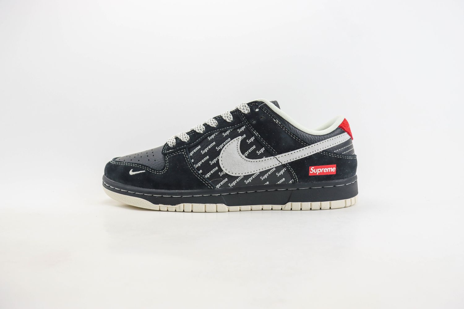 Nike SB Dunk Low x supreme 21