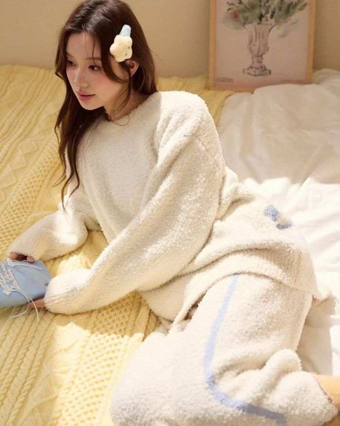 Эрэгтэй гэрийн зөөлөн, дулаан, сайн чанарын материалтай хос хувцас