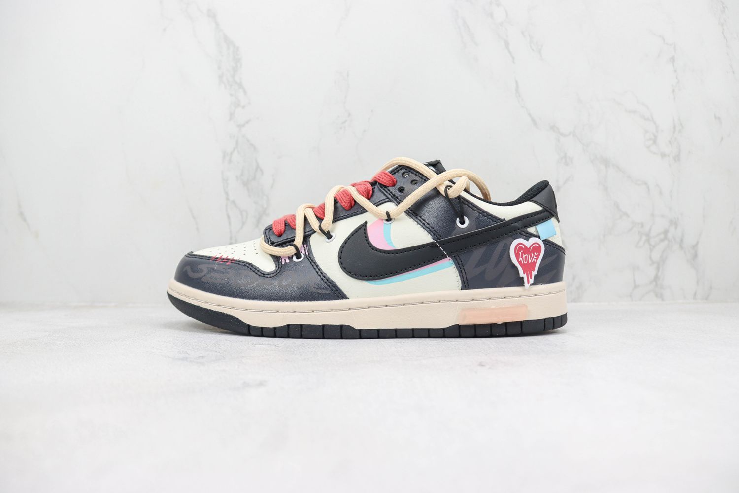 NIKE SB Dunk Low Love 
