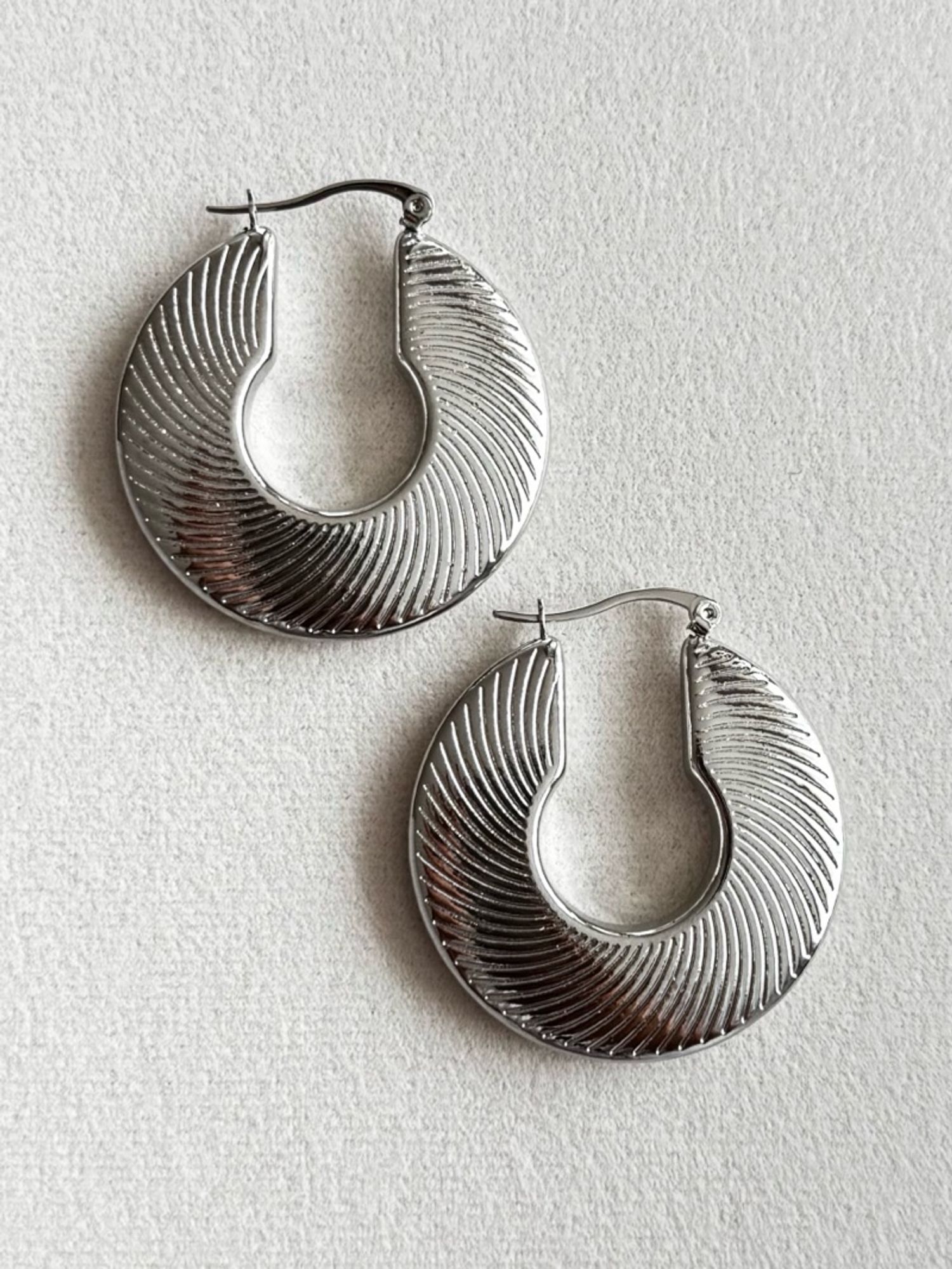 Textured hoops