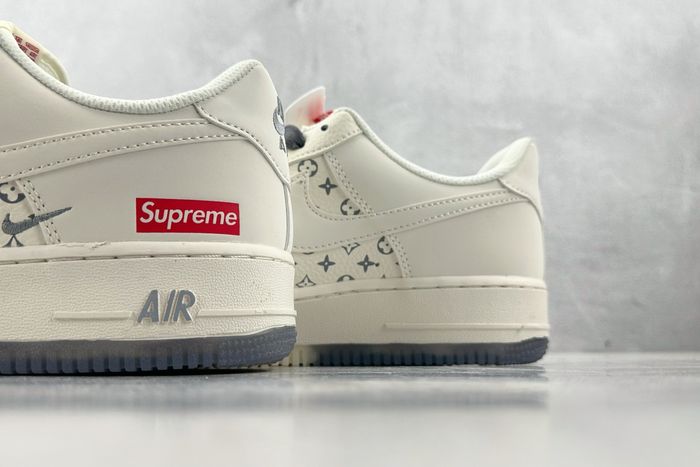 Nike Airforce 1 Low x Supreme 13