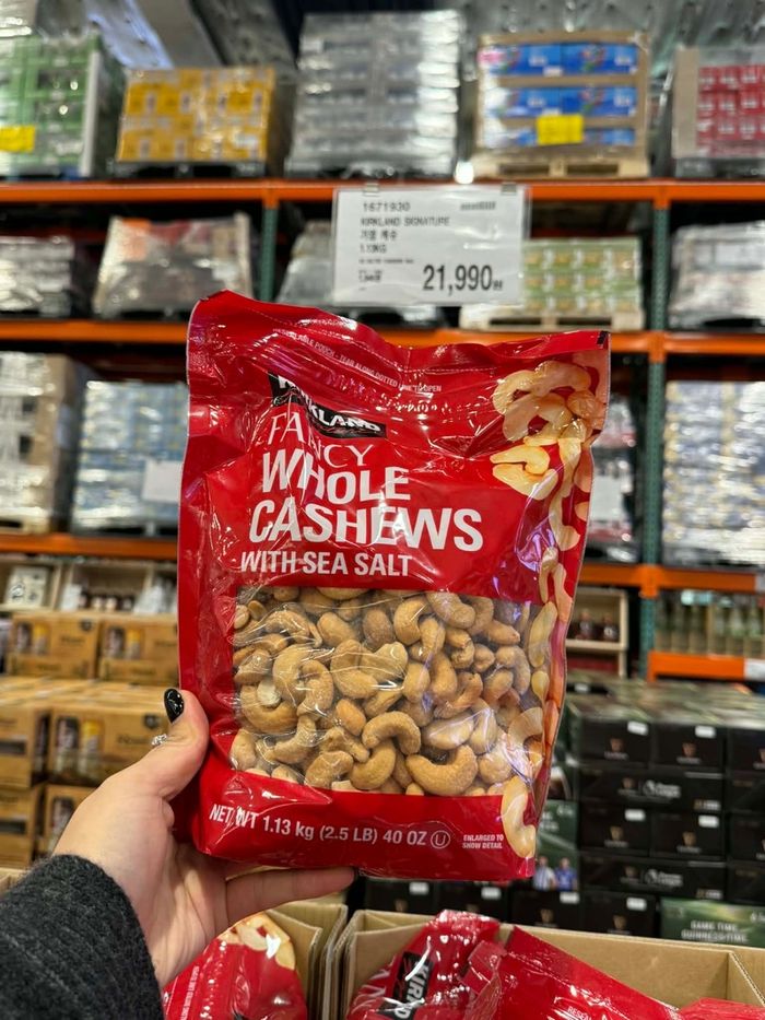 KS whole cashews 1.13kg