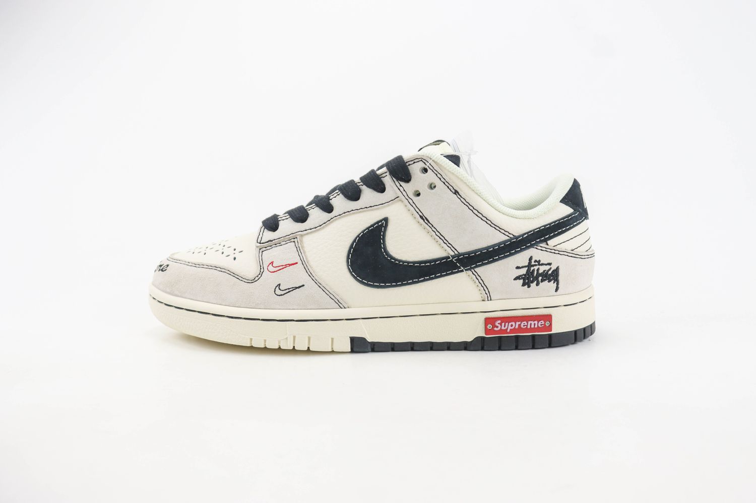 Nike SB Dunk Low x Stussy x supreme 04