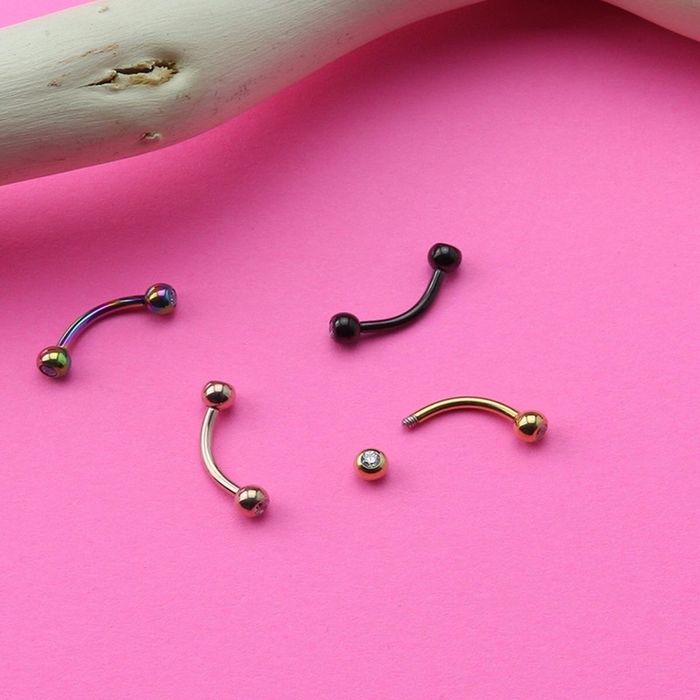 Хөмсөгний ээмэг