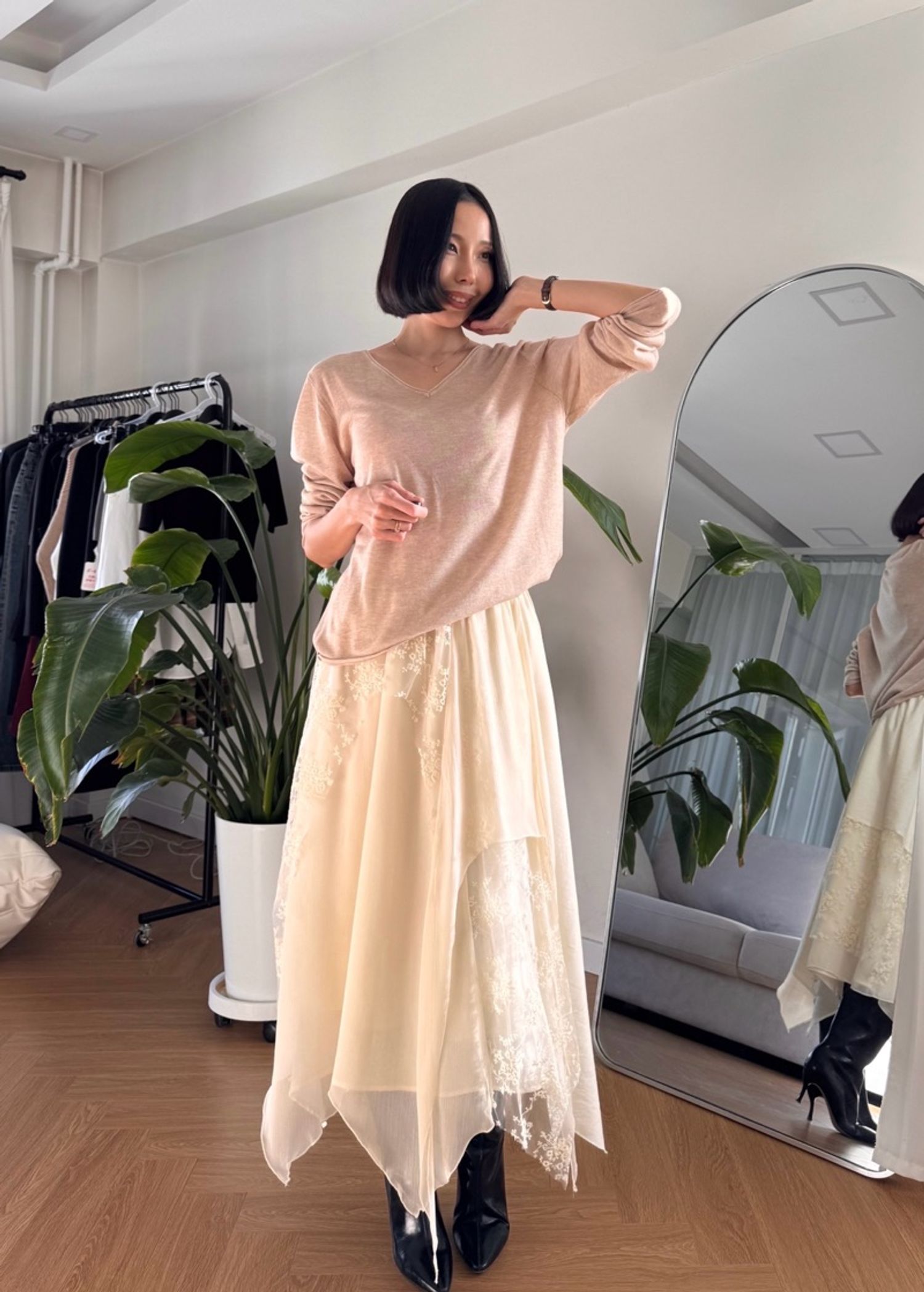 Sunset Valley Lace-Trimmed Skirt