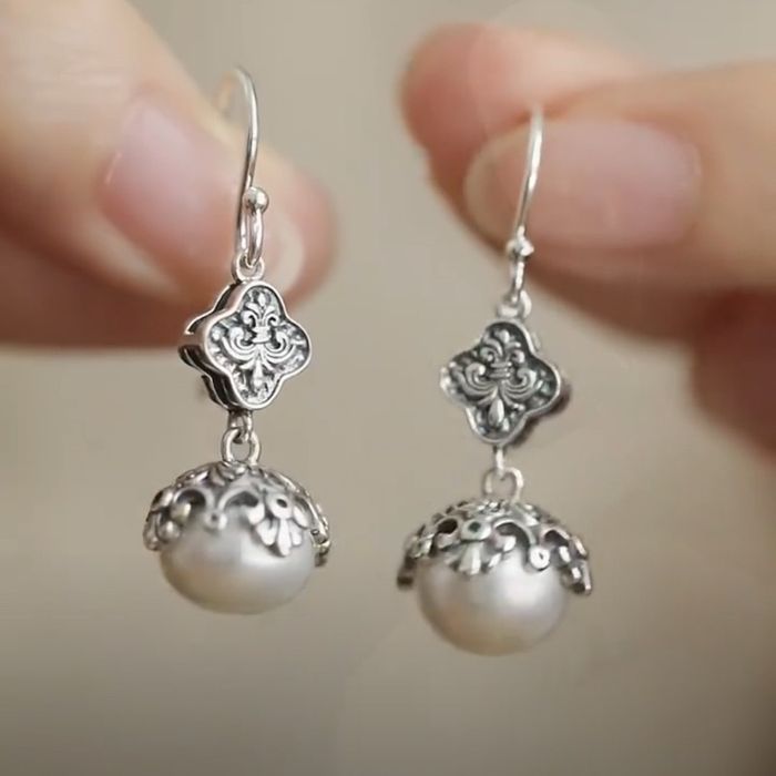 Монгол ээмэг 