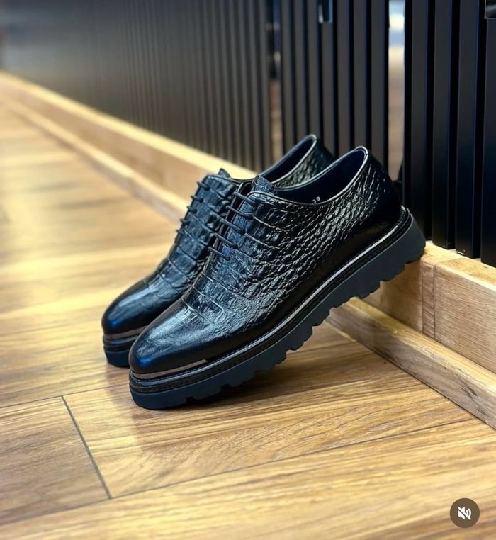 CROCODILE BLACK