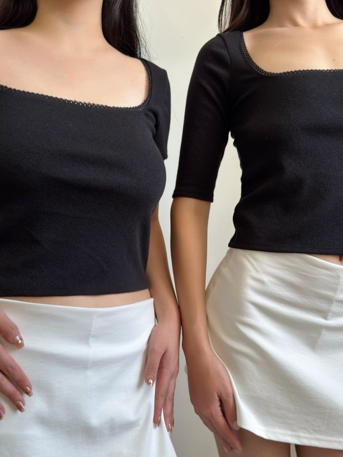 Powder midi sleeve top (black)