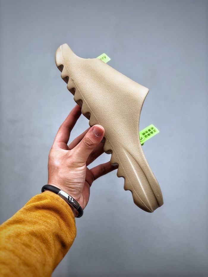 Kanye West x Adidas Yeezy Slide "Onyx"