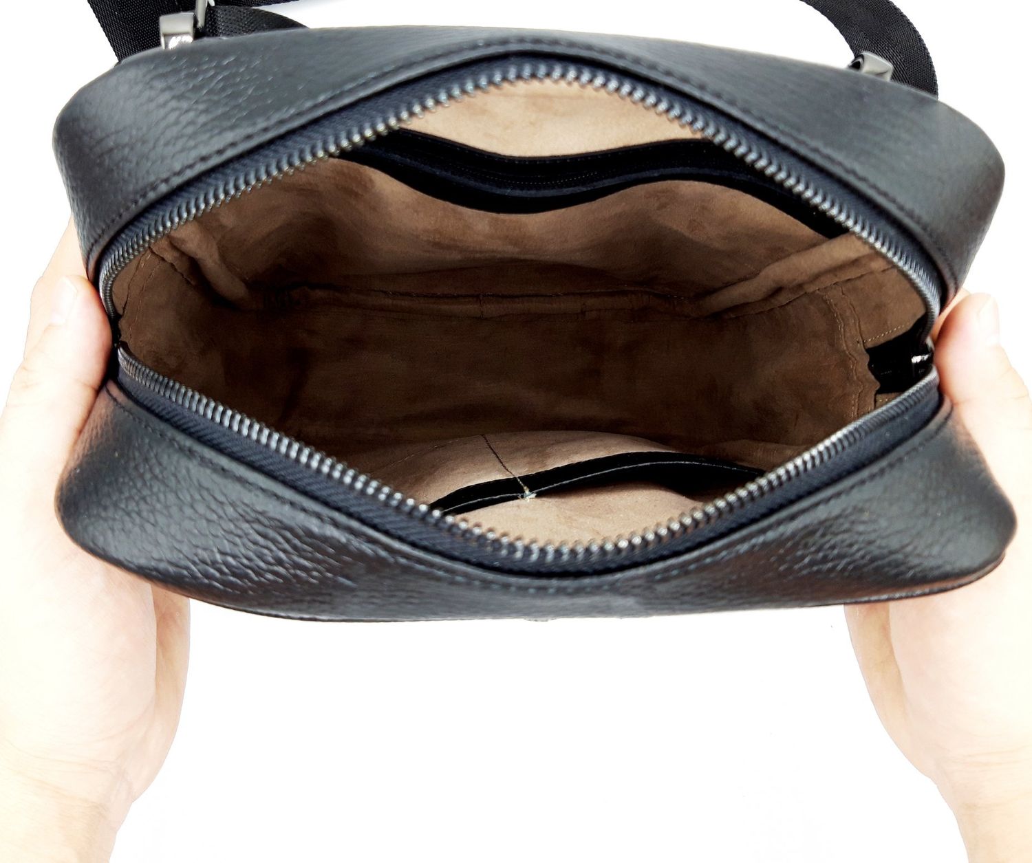 https://cdn.zochil.shop/58a3f7ed-e743-4617-85e0-c22608a4a15d_t1500.jpg