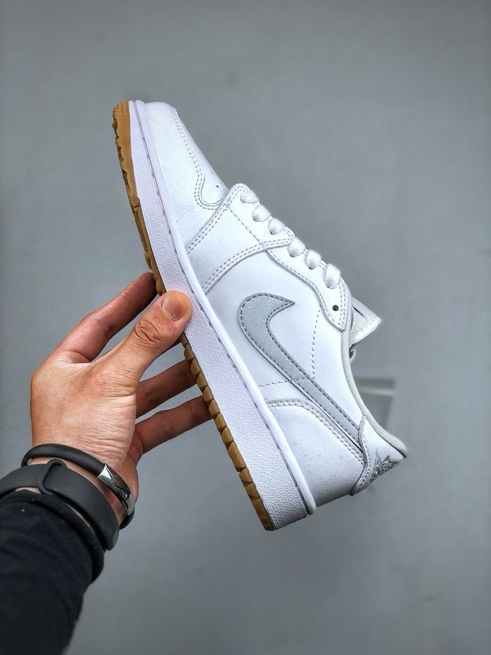 Jordan 1 Low White Grey Swoosh