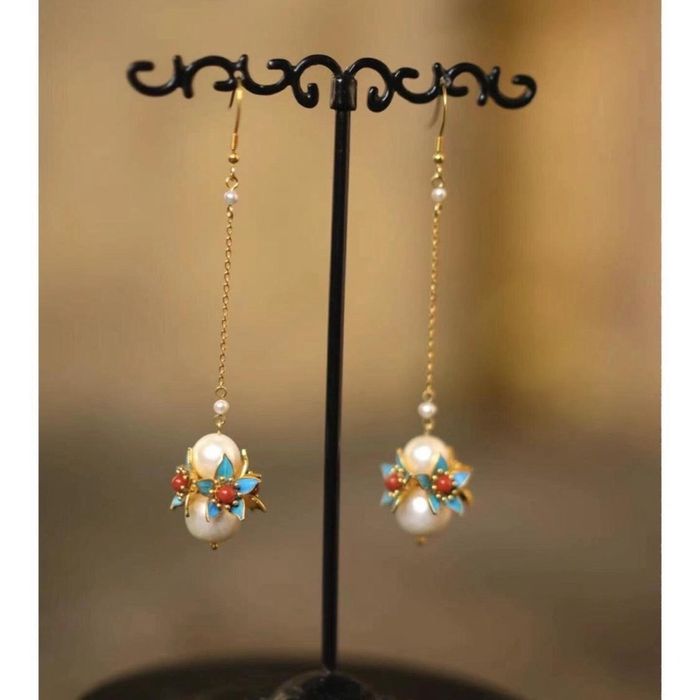 Монгол ээмэг  