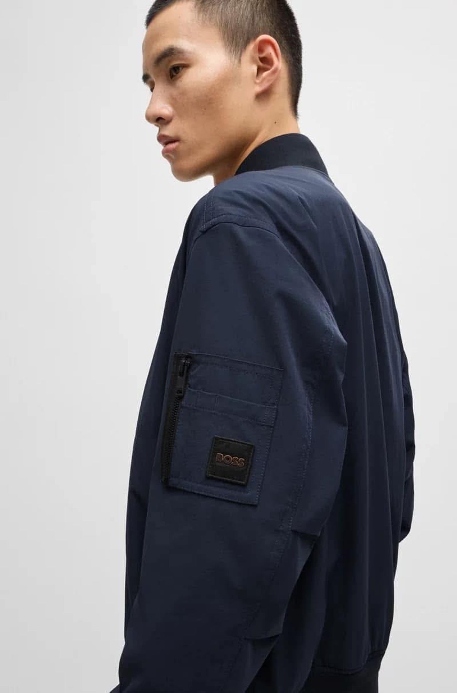 𝐇𝐮𝐠𝐨 𝐁𝐨𝐬𝐬 - брэндийн бомбер жакет 