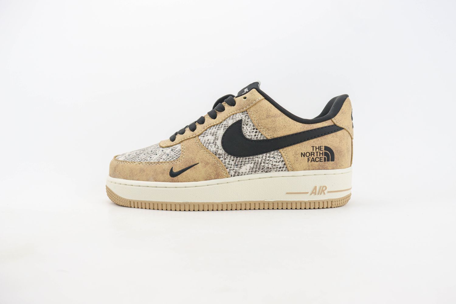 Nike Air Force 1 Low x the north face 32