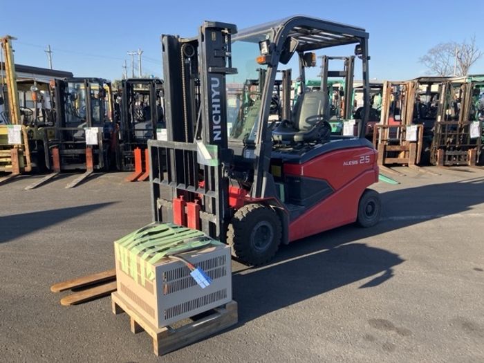 Nichiyu цахилгаан сэрээт өргөгч