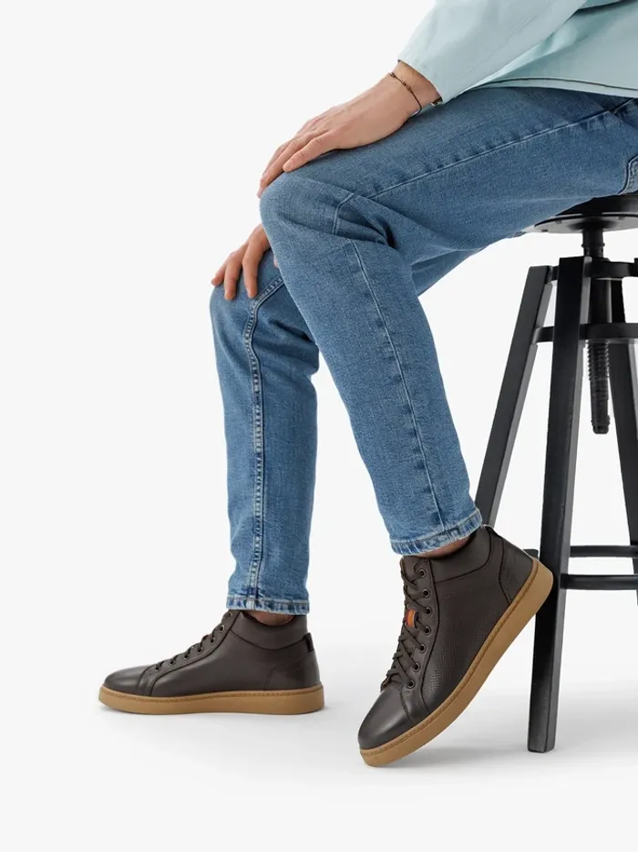 Men’s brown sport boots