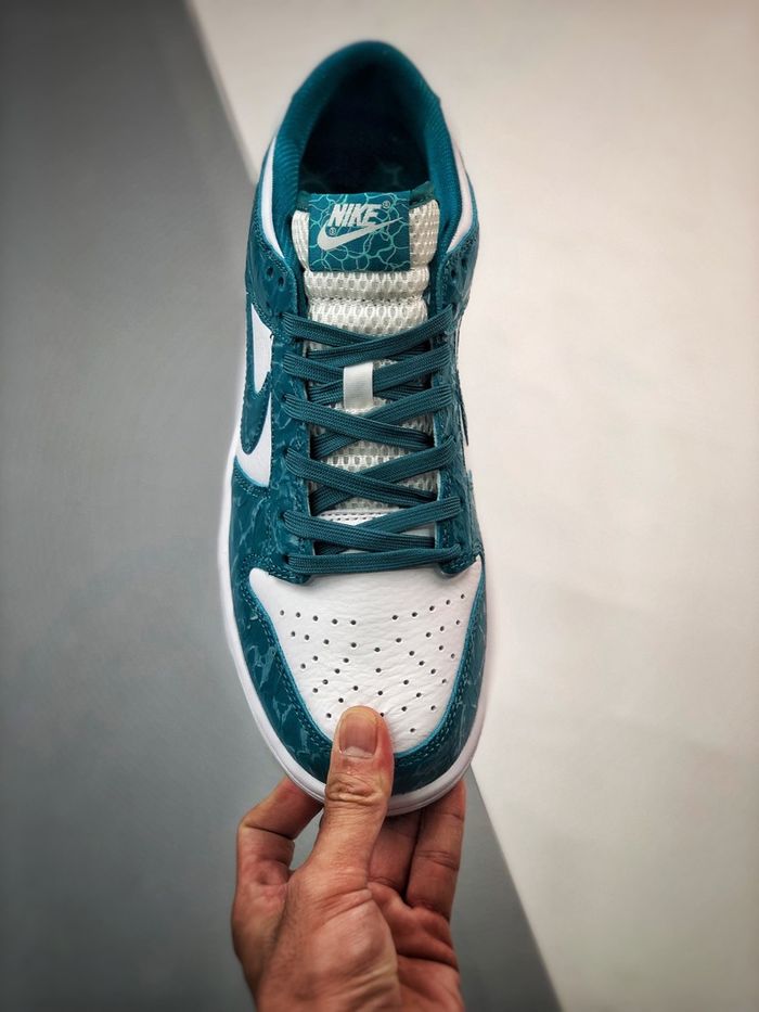 HUF x Nike SB Dunk Low “Ocean”