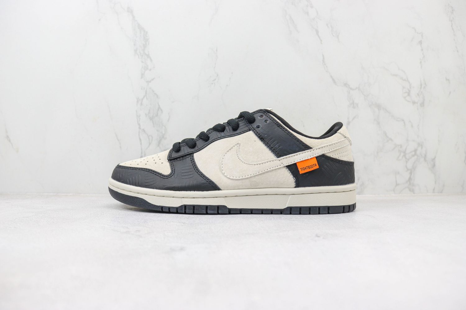 TIGHTBOOTH x Nike SB Dunk Low