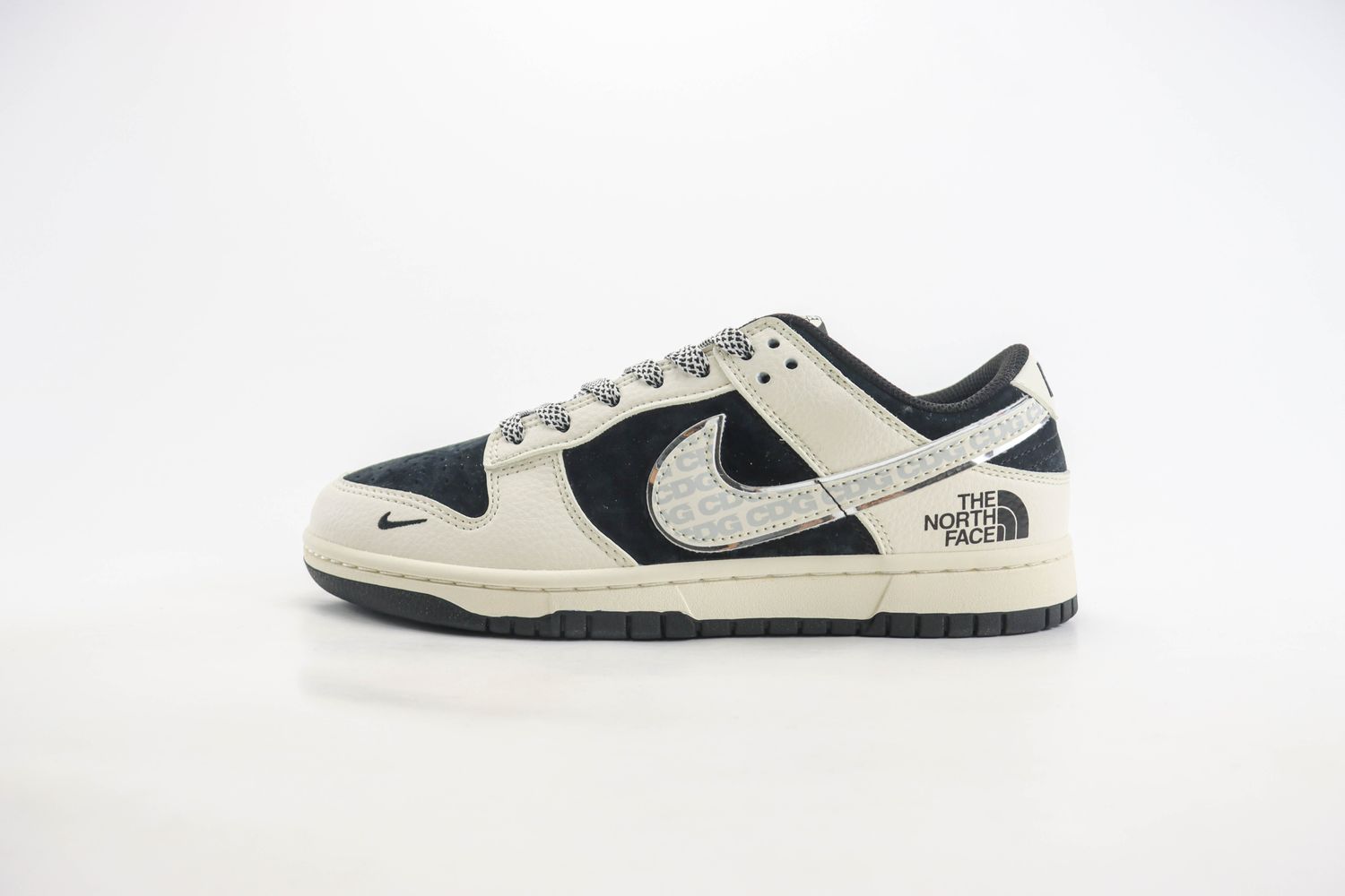 Nike SB Dunk Low x The North Face 30 