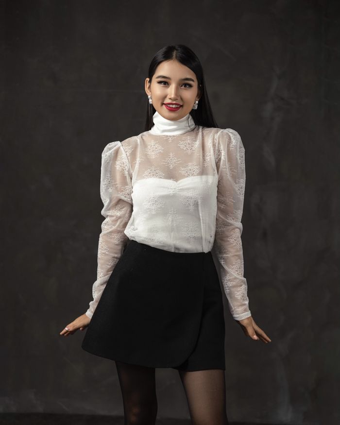 Lace puff sleeve top