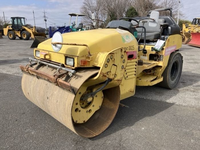 Hitachi 5 ton roller