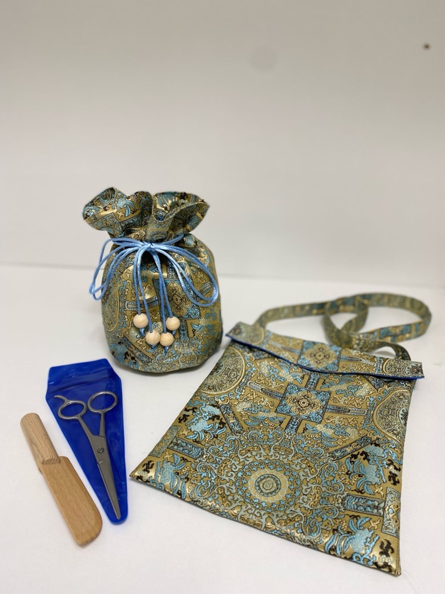 Цэнхэр сэвлэгний багц