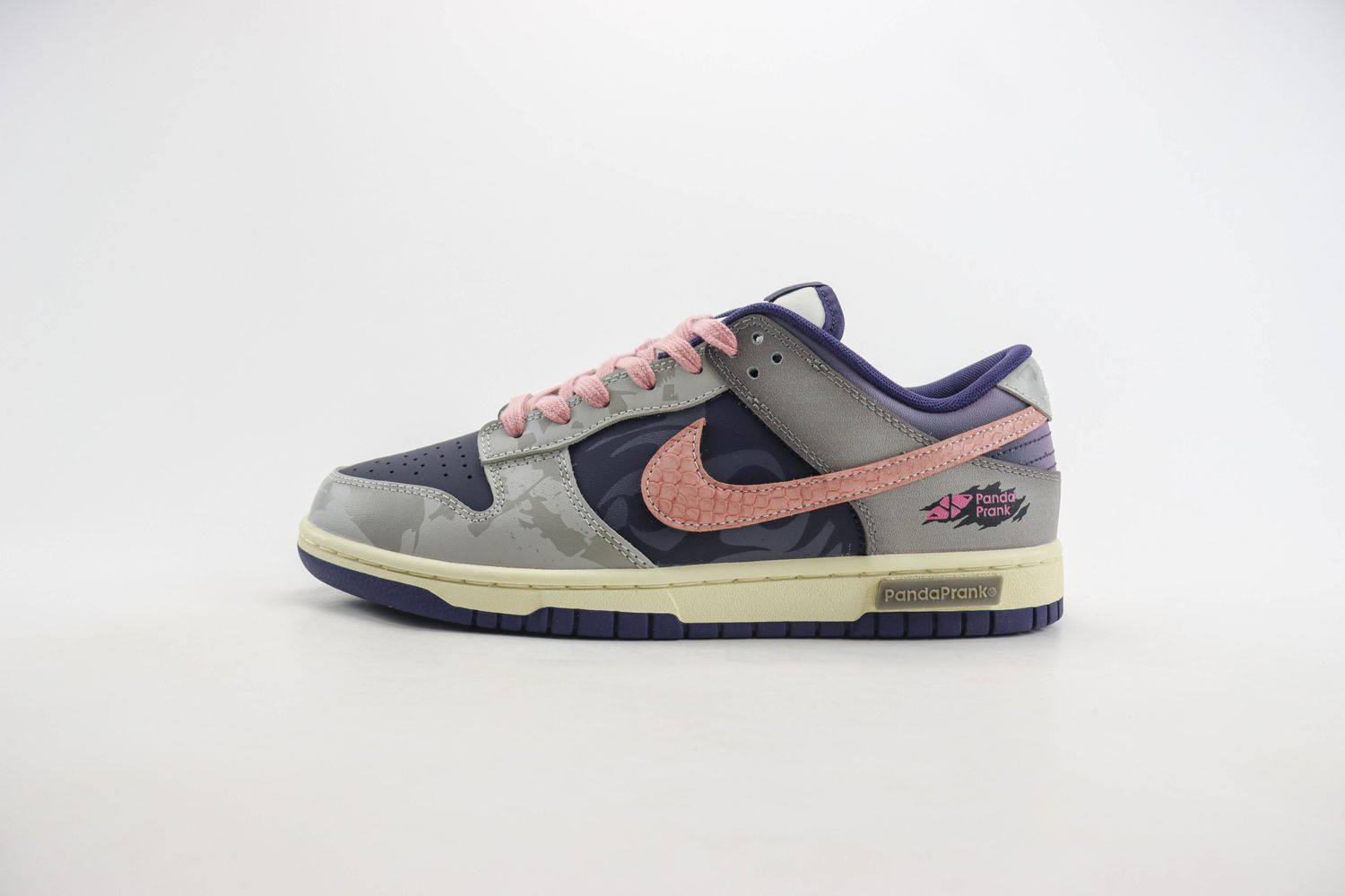 Nk SB Dunk Low Retro 126